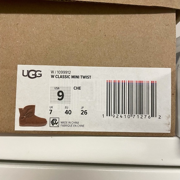 UGG - Picture 9 of 11